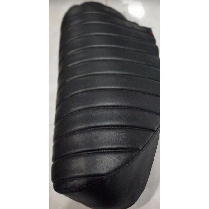 kulit jok CAFE W175 model japs garis samping sarung jok motor W175