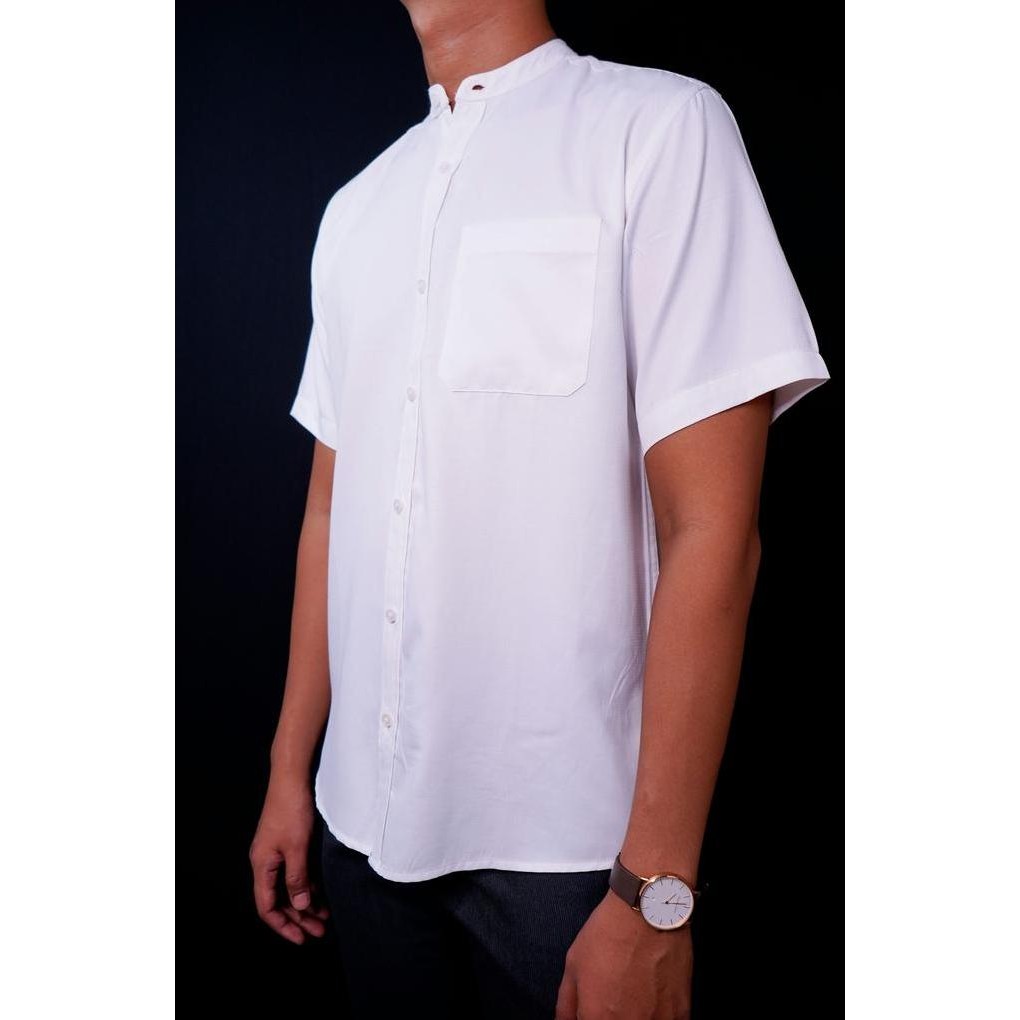 Stanley Adams Baju Koko Pria Lengan Pendek Putih Tekstur 02