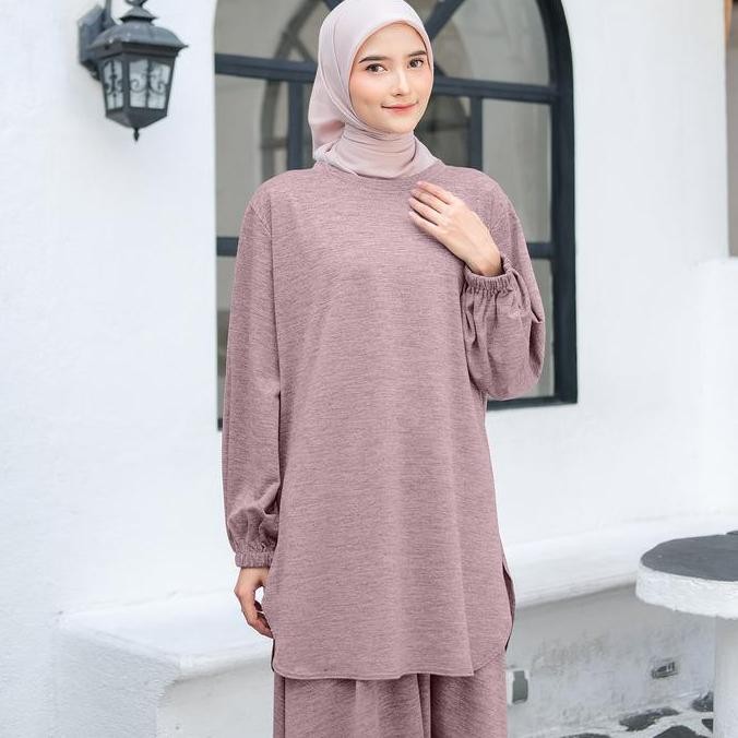 Jv Hasanah Oneset Baju Kurung Oval Abstract - Setelan Rok Dan Celana Baju Kurung Oval Abstrak Kaos