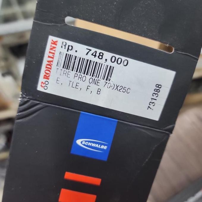 Tire Schwalbe PRO ONE 700x25 TLE Schwalbe Tubeless Easy Hitam Kevlar