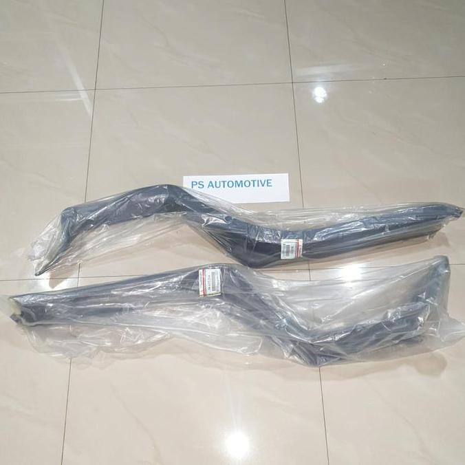 LIST SPAKBOR SCUFF PLATE MITSUBISHI CANTER LH/RH MK405205/6 ORIGINAL