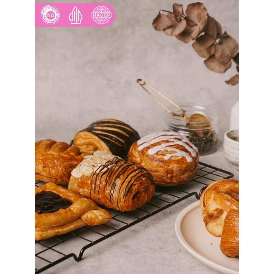 Aneka CROISSANTS bebas pilih - MISOL Pastry Bakery KS