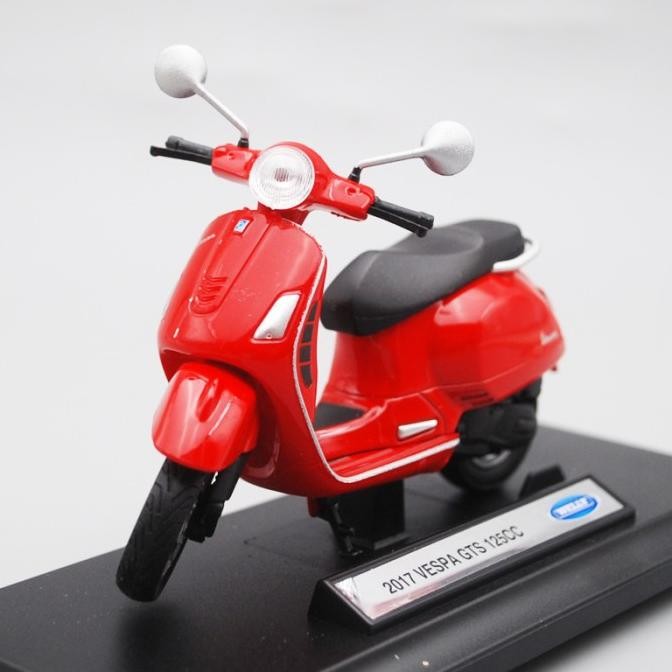Welly Vespa GTS 125CC 2017 Diecast Motor Skala 1/18