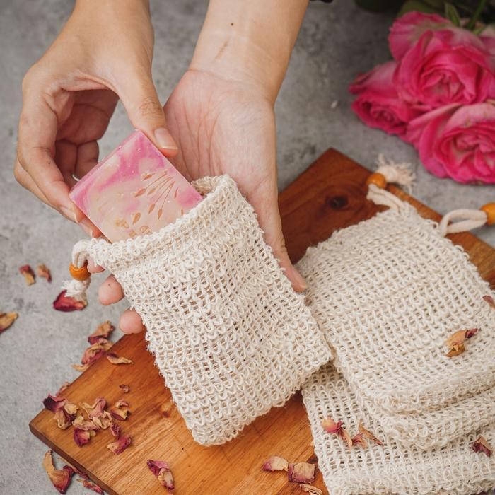 KNITTED SOAP BAG by THE SOAP STORY