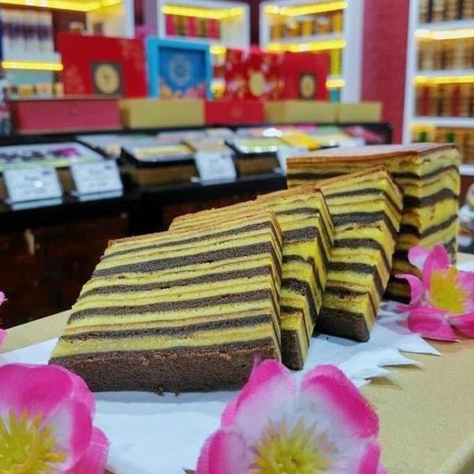 Lapis Legit Coklat Premium Surabaya Wisman Moist Halal Tanpa Pengawet