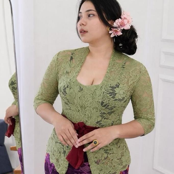 Setelan kebaya bali lengan siku JUMBO / kebaya one set / kebaya bali / kebaya wisuda graduation
