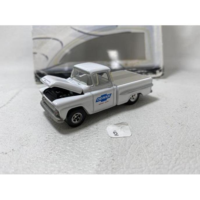 HOT WHEELS HOTWHEELS 100% CUSTOM CLASSICS MAGAZINE '59 CHEVY APACHE WHITE SADHO