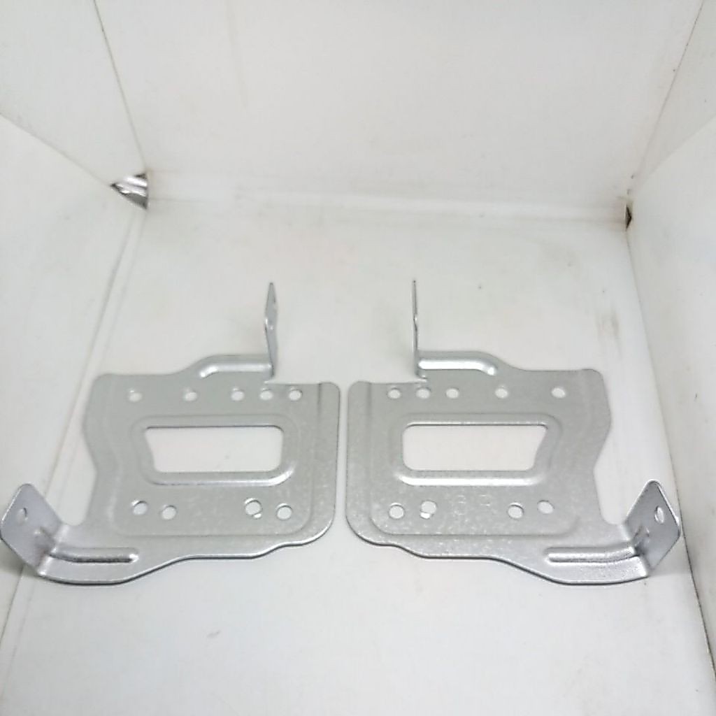 breket besi head unit tip original copotan bawaan mobil Pajero sport 2016 keatas original