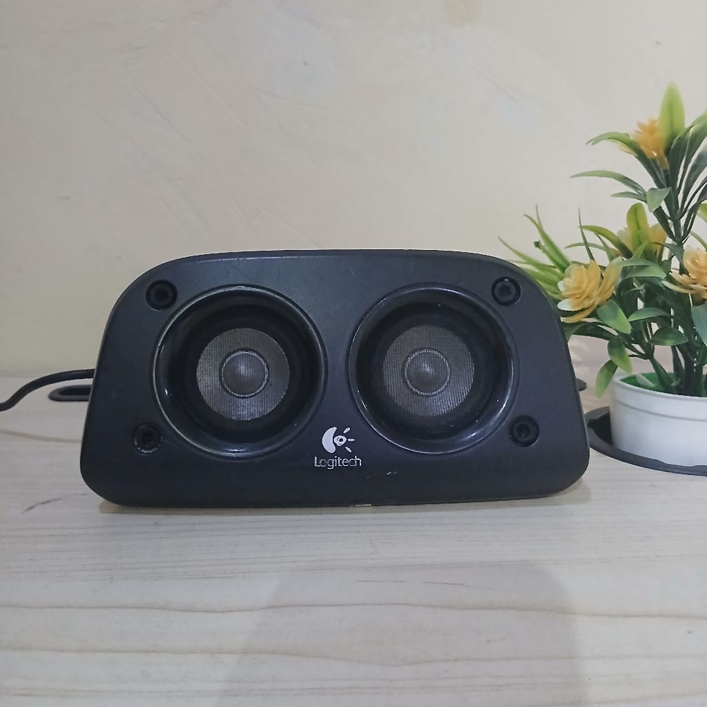 speaker satelit center logitech PASIF