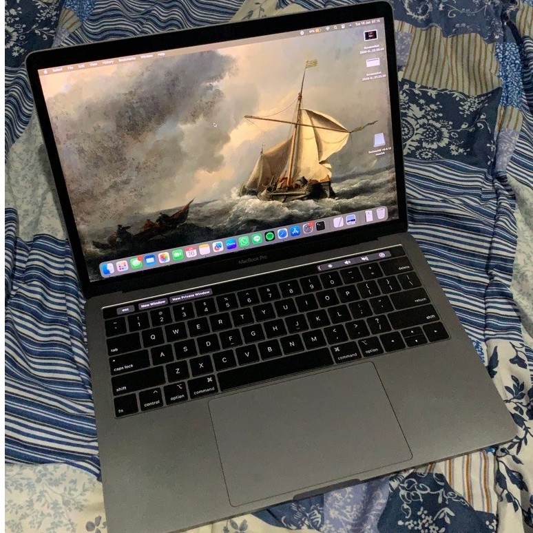 Macbook Pro 2019 13” inch 16/256 i7
