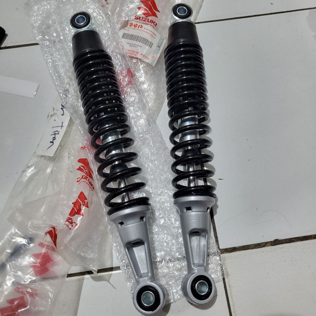 Shock Belakang SMASH TITAN Sepasang / Shockbreaker Smash Titan