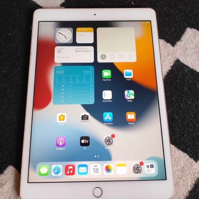 Ipad 7 32gb wifi only mulus no minus unit only siap pakai Harga Pas