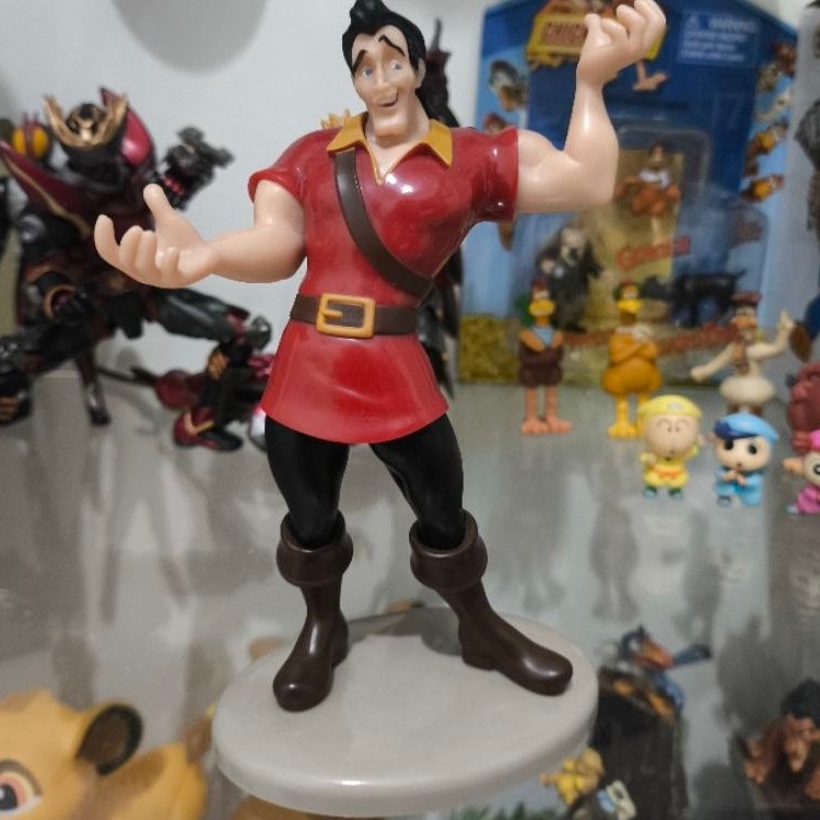 figure gaston disney resort