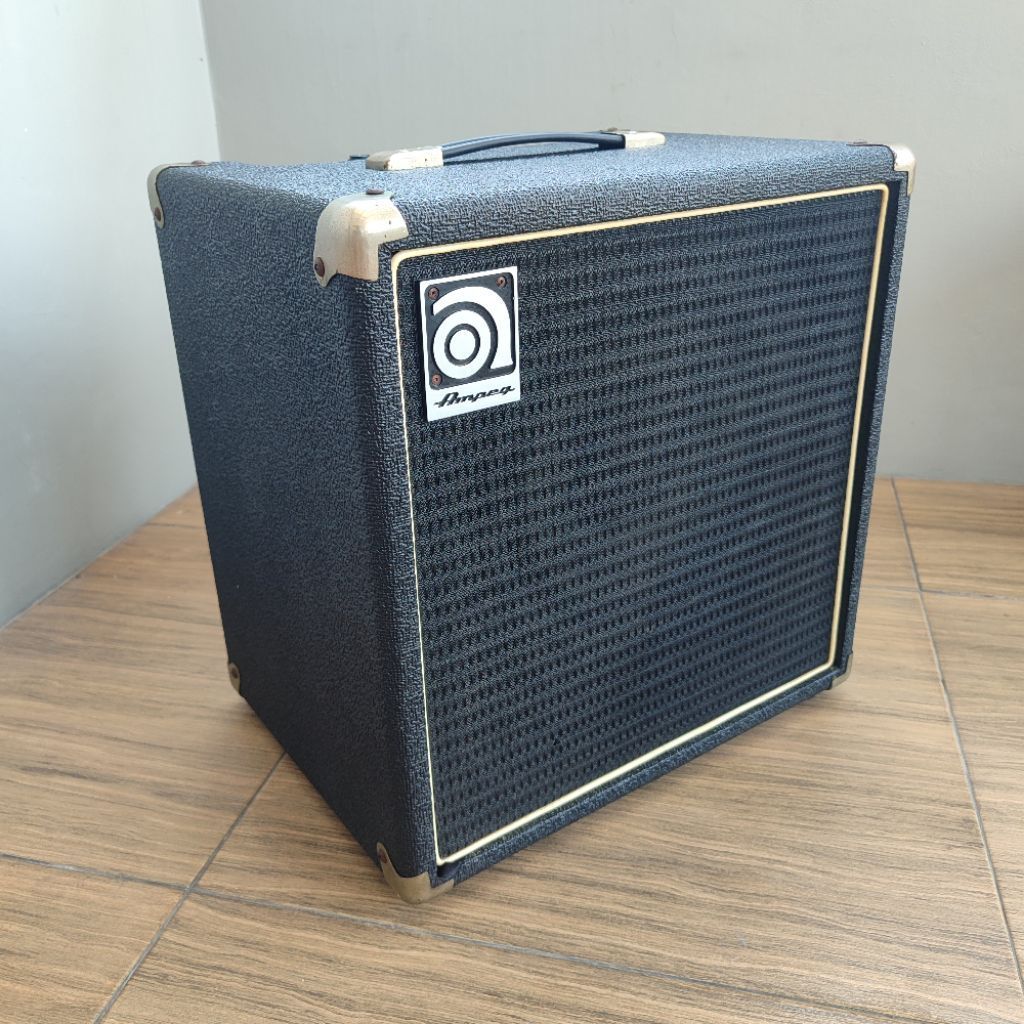 Ampeg BA110 Ampli Gitar Bass Second Mulus