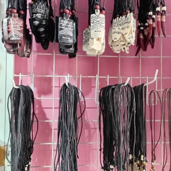 Kalung khas papua | oleh oleh papua