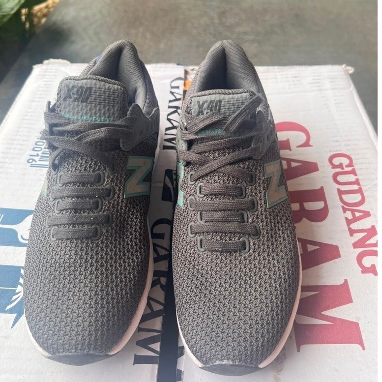 Sepatu Wanita NB
