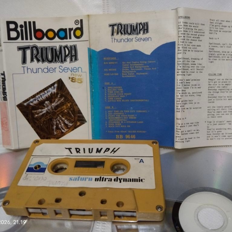 kaset pita TRIUMPH _ thunder seven