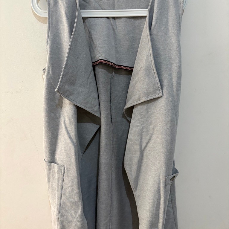 Preloved outer graphis