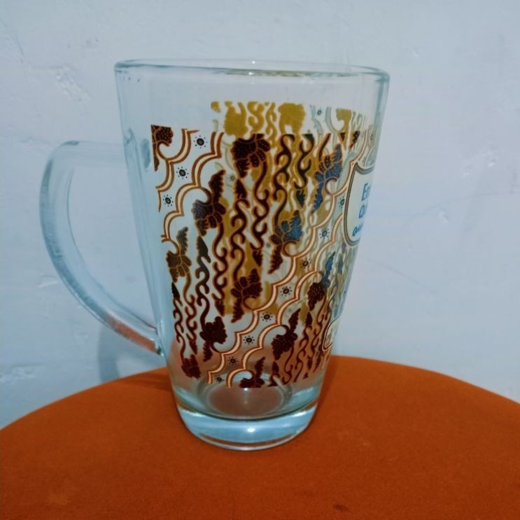 gelas kaca batik