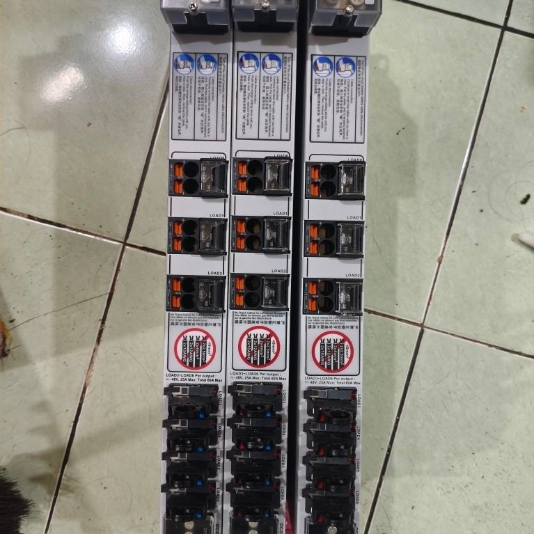 DCDU 16D-02 Pembagi arus DC