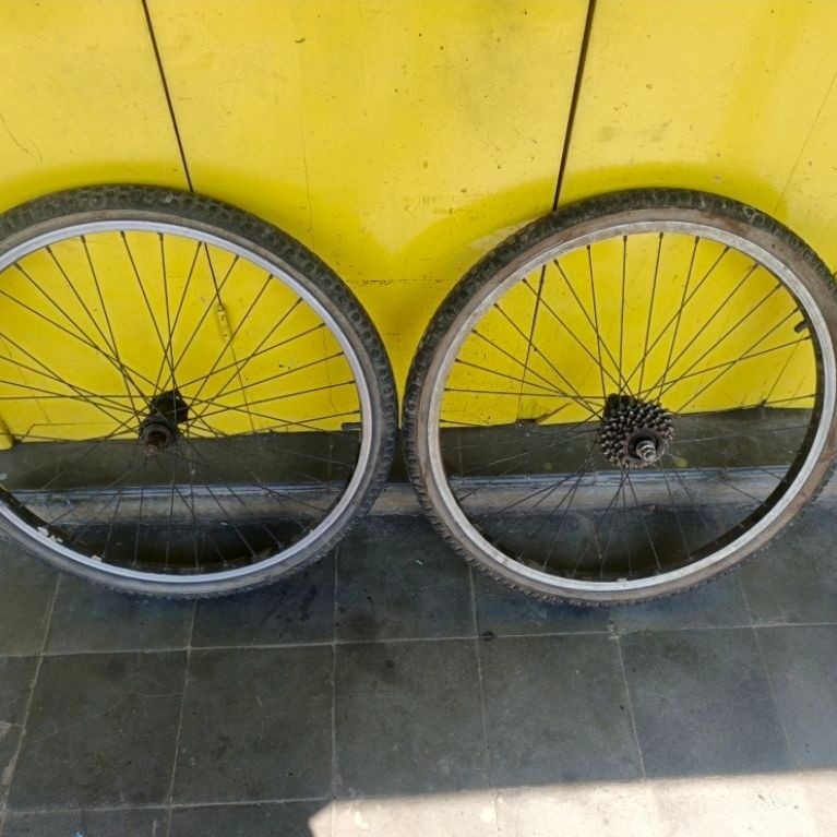 velk sepeda mtb 24 alloy plus ban layak pakai antiq