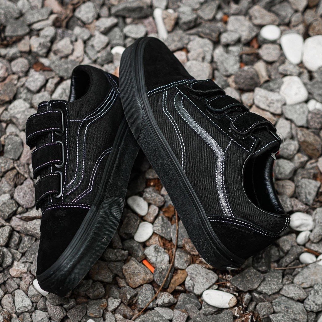 Sepatu sekolah OS Velcro Full Hitam BNIB