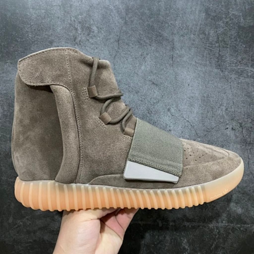 Yeezy Boost 750 Light Chocolate BY2456