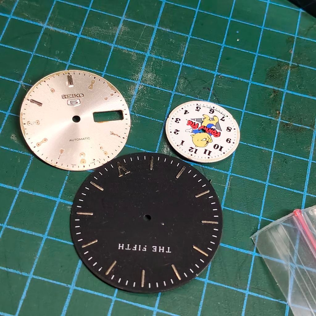 Dial Jam Tangan Analog Seiko 5 Automatic dan The Fifth Panel Bezel Ganti