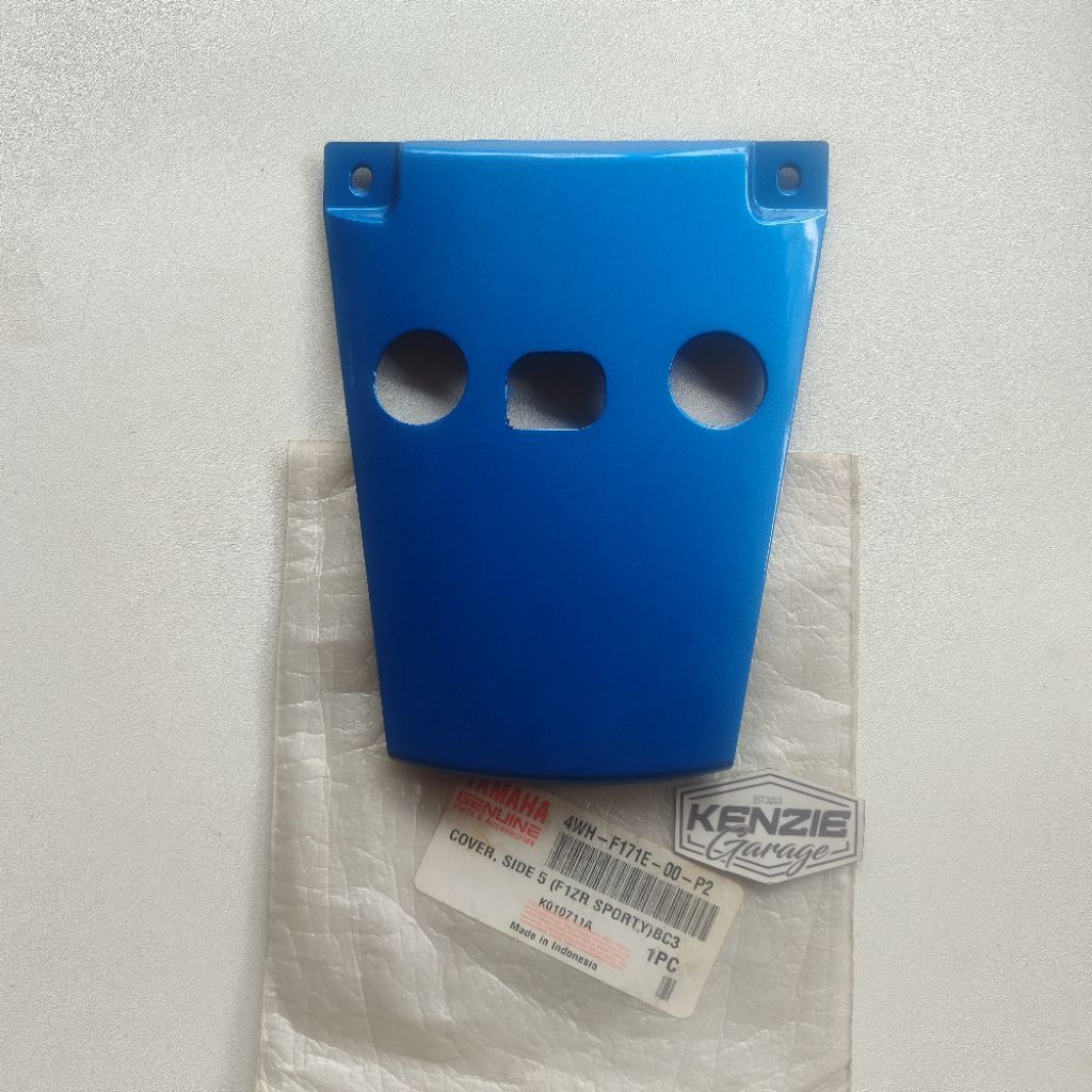 Sambungan Pet Pad Cover Tail Body Yamaha FIZR F1ZR Biru BC3 Original YGP 4WH-F171E-00-P2