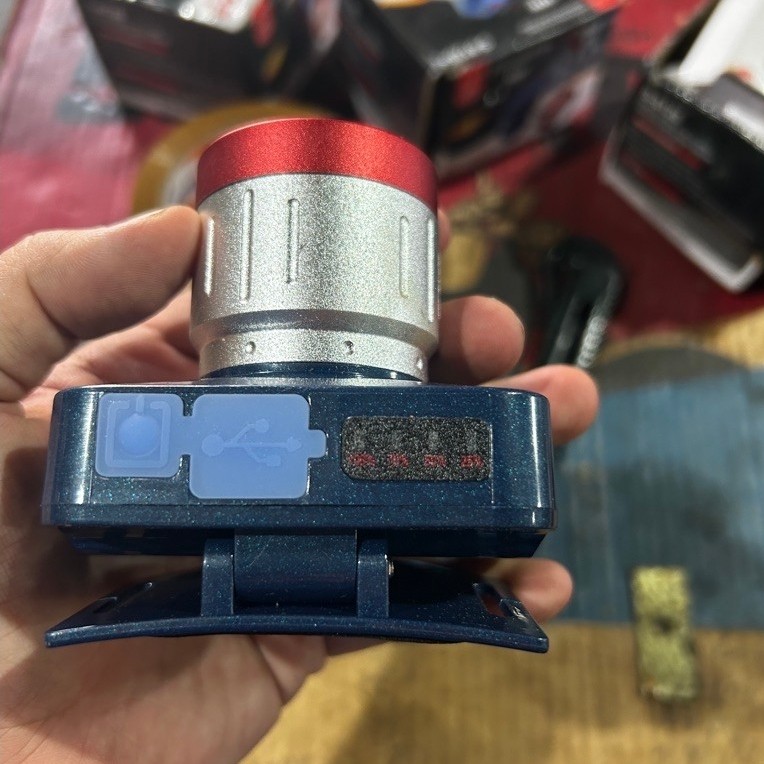 senter kepala sorot super terang