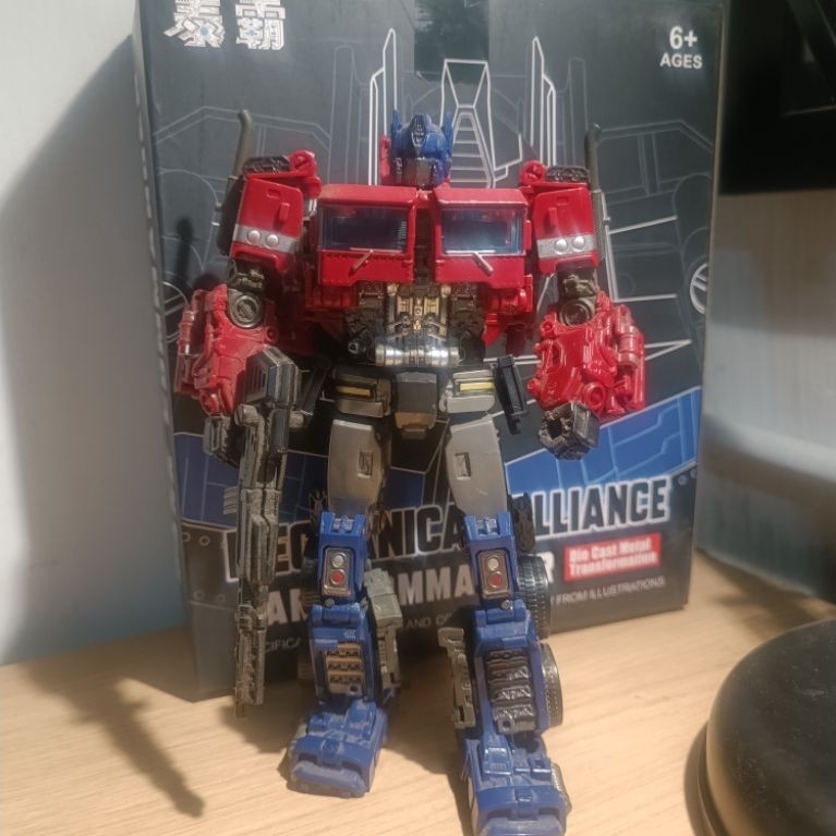 action figure OPTIMUS PRIME BMB Aoyi JK-02  .