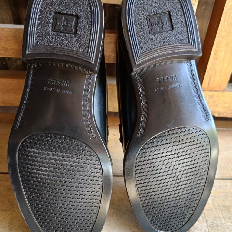 Sepatu haruta arvin