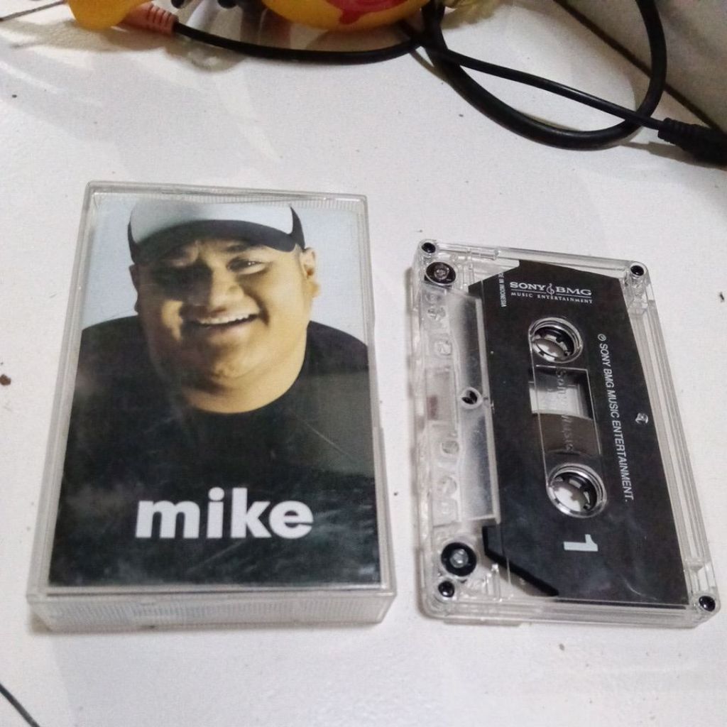 KASET PITA MIKE MOHEDE - INDONESIA IDOL