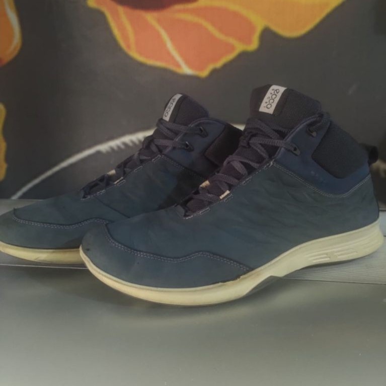 Sepatu ECCO Middle