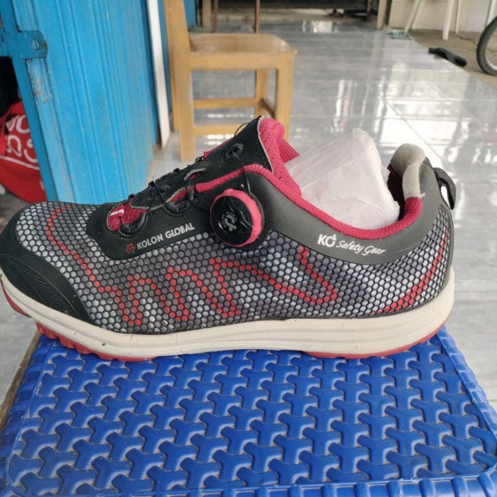sepatu second original kolon Sport 28.5 cm