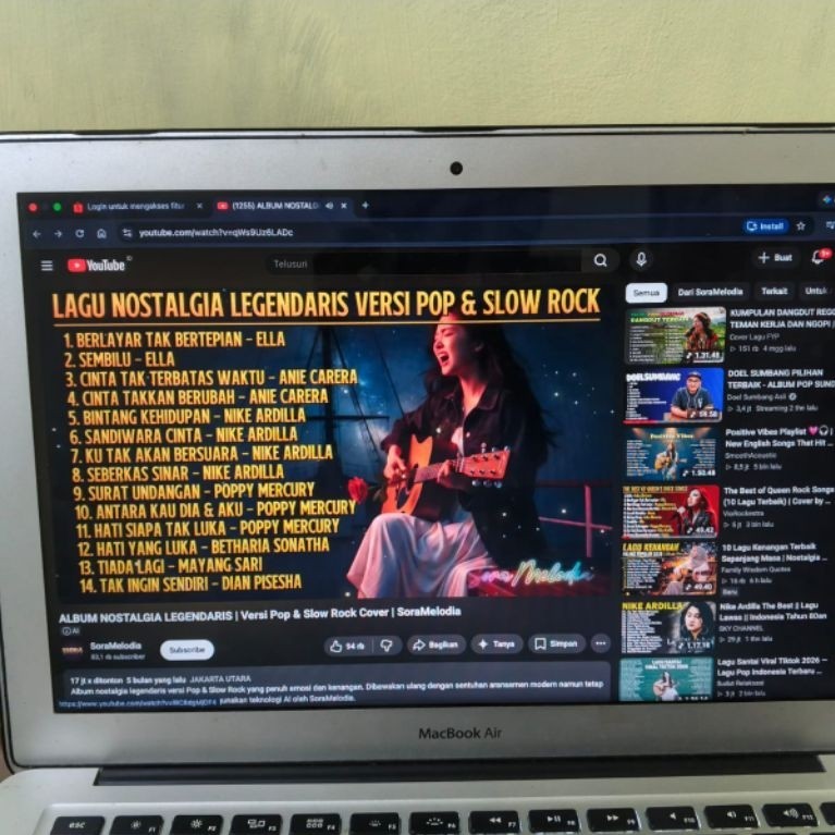 laptop Macbook air 2017 Ram 8gb storage 128 Bekas