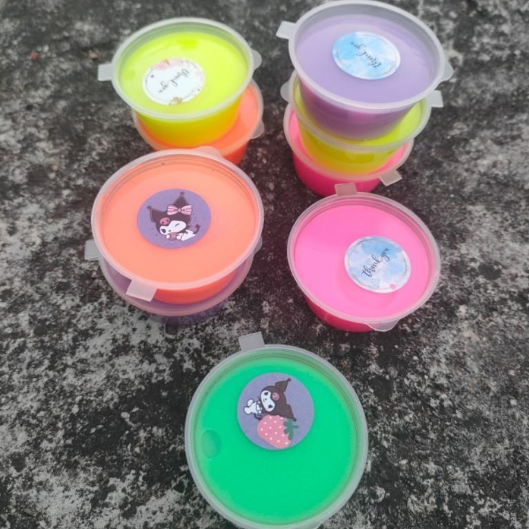 Slime cair dalam cup plastik tutup serbaguna warna-warni untuk mainan anak