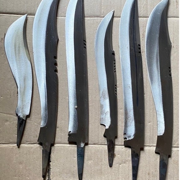 pisau castem random 30-35cm-bahan baja tahan lama,tajam,baja per wilis