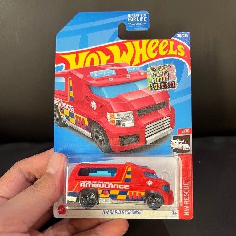 Hot Wheels HW Rapid Response Red Ambulance Factory Sealed 2022 FS