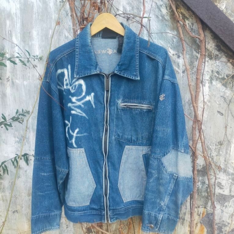 Vintage ROCA WEAR distressed faded Denim zipper jacket


