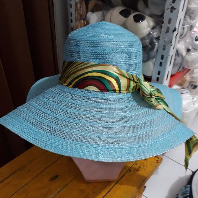 Topi Pantai Anyam