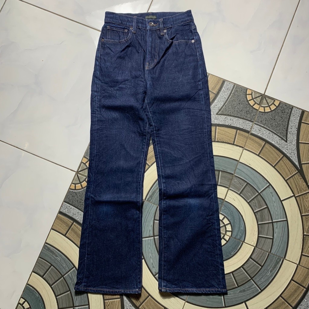 Celana Jeans Regular Flare bootcut Uniqlo size 24