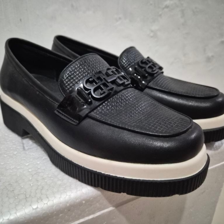 Everbest Dominique Sepatu Wanita Black White Preloved