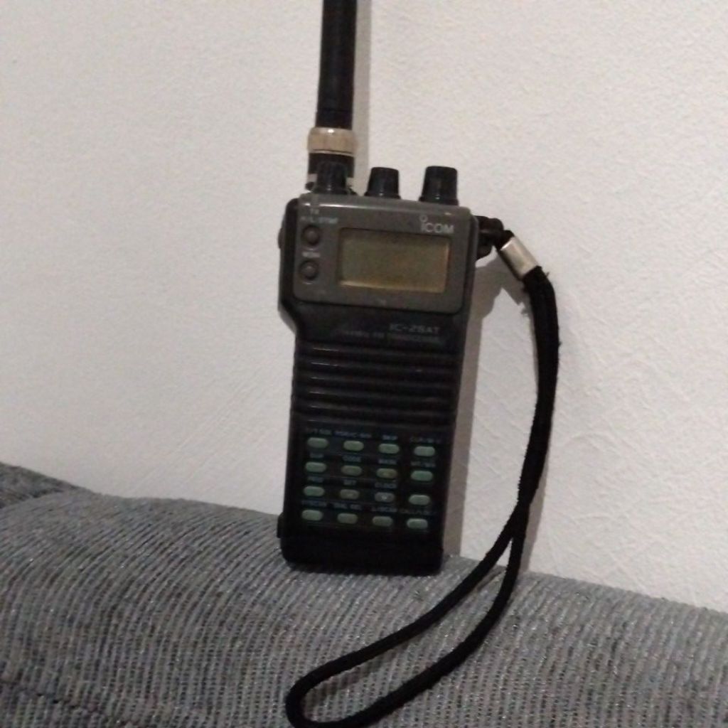 HT Jadul jadoel Icom IC-2SAT unit saja tdk nyala