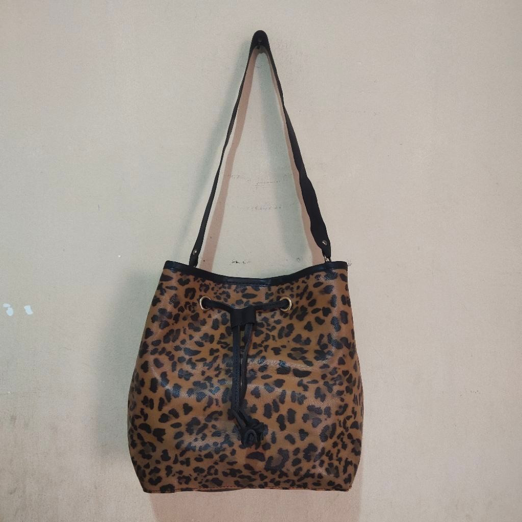 PL tas leopard Hobo serut