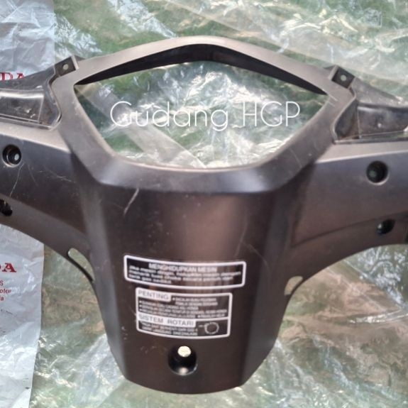 Cover Handle Rear Batok Belakang Revo 110 2009-2010 Minus Gores Dikit 5320C-KWW-A00 Ori Honda Genuin