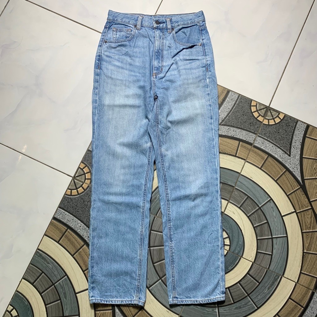 Celana Jeans Gu Slim straight size 26