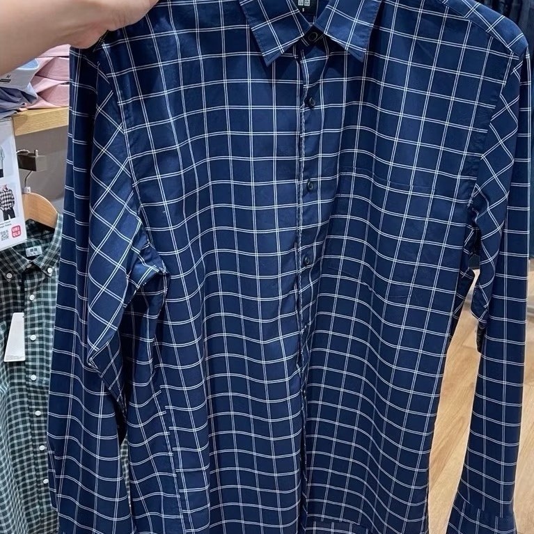 Kemeja Uniqlo Man BROADCLOTH kotak 69 navy