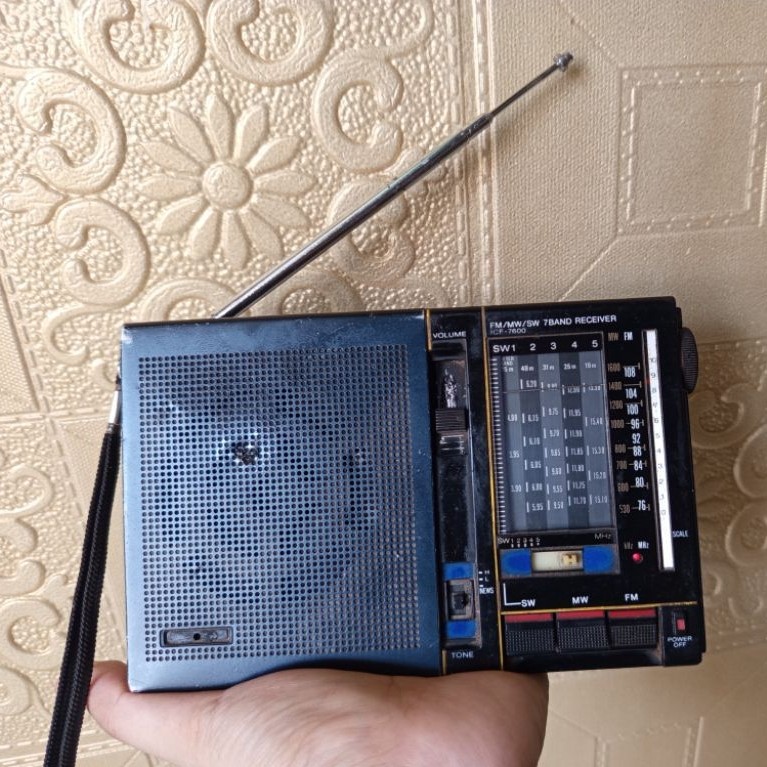 Radio Sony ICF-7600