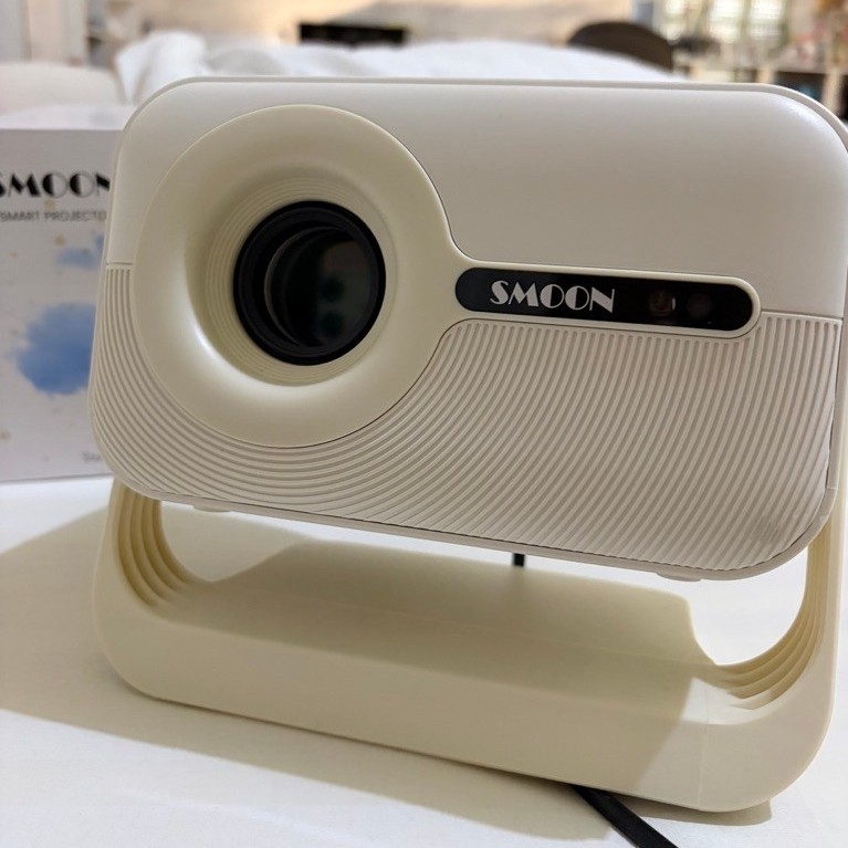 [SECOND] Proyektor Pintar SMOON 480 - 480 ANSI Lumens, Fokus Otomatis, Android tv youtube netflix hb